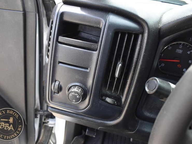 2017-chevrolet-silverado-1500-image-39