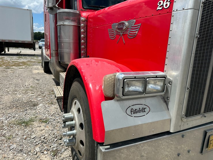 2003-peterbilt-379-image-41