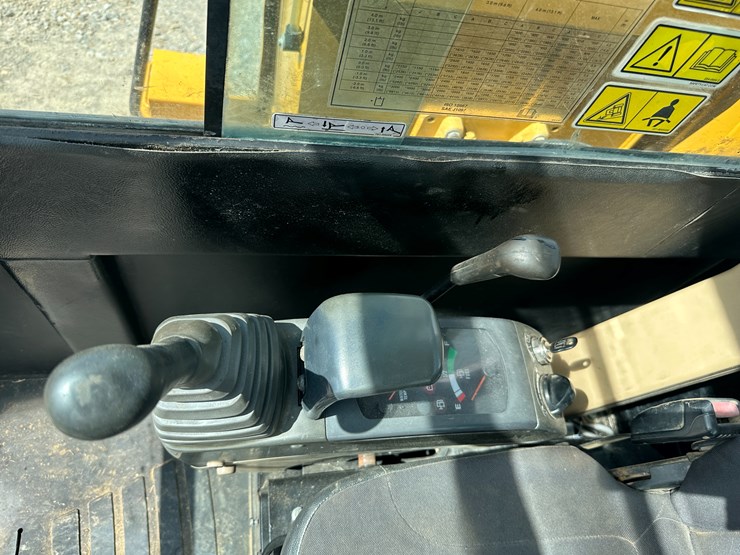 2015-caterpillar-306e-image-57