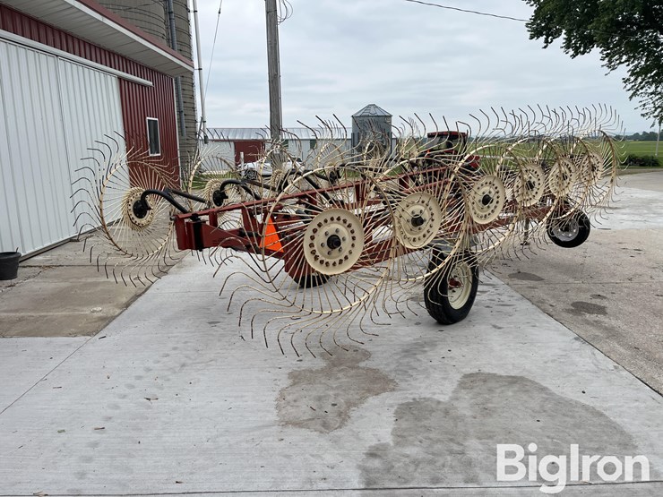 h&s-bifold12hyd-12-wheel-double-wheel-rake-image-5