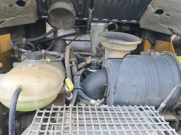 2018-deere-333g-image-12