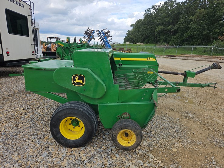 john-deere-338-image-9