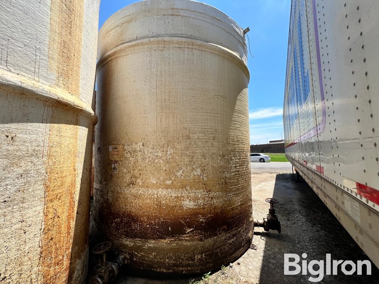 7,000-gallon-(approx.)-fiberglass-liquid-feed-storage-tank-image-4
