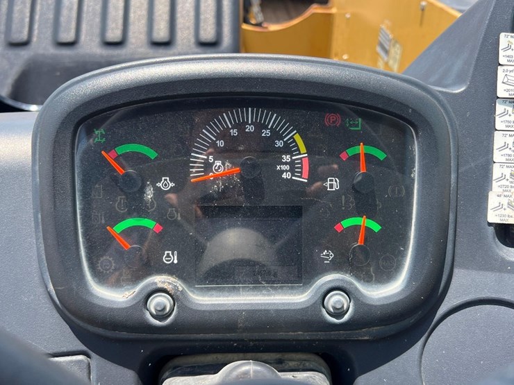 2019-caterpillar-tl1255d-image-33