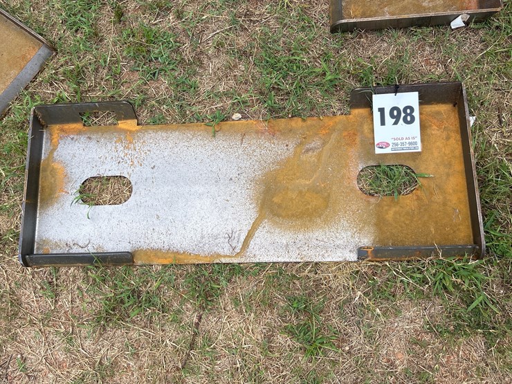 #198-•-skid-steer-mounting-plate-image-1
