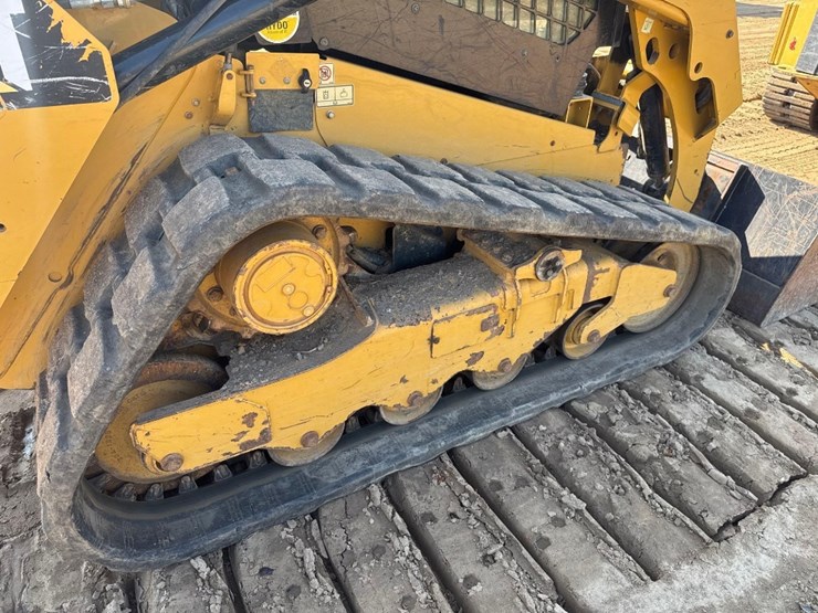 2014-caterpillar-259d-image-13