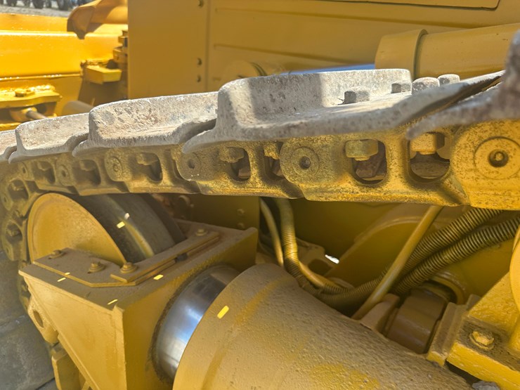caterpillar-d4h-image-9
