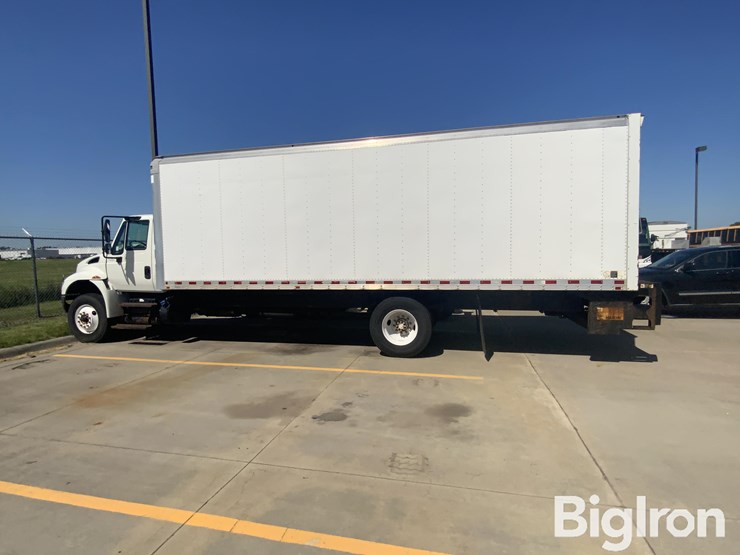 2016-international-durastar-4300-image-8