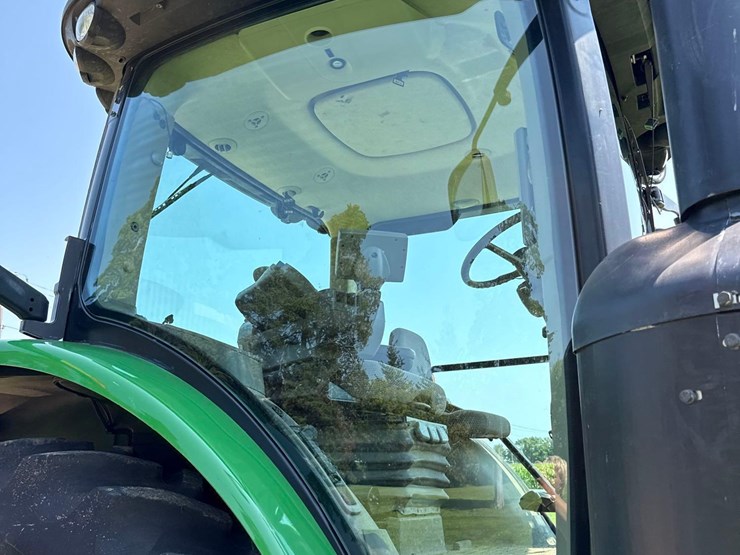 2013-john-deere-8260r-image-51