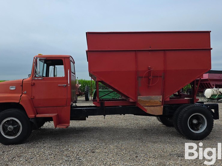 1974-ford-ln7000-image-8