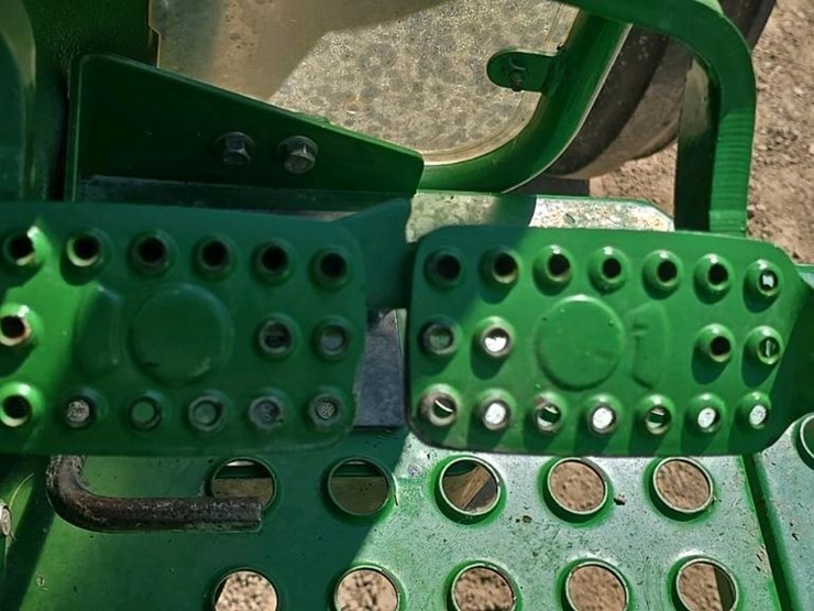 2015-john-deere-5065e-image-77
