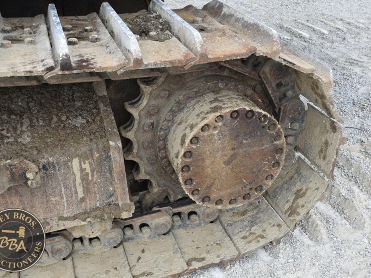 2013-deere-350g-lc-image-51