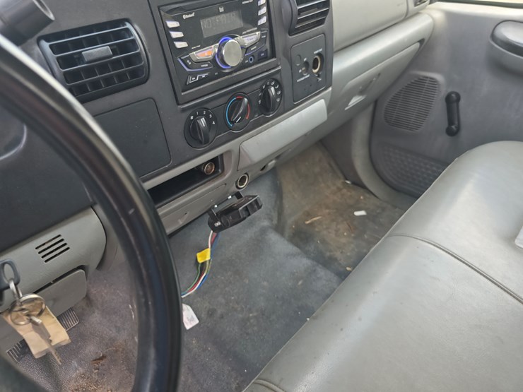 2005-ford-f350-image-54