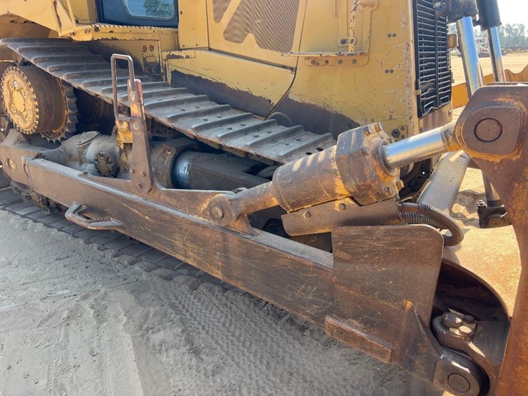 2018-caterpillar-d8t-image-18