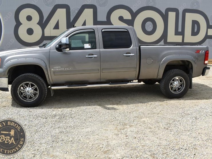 2007-gmc-sierra-2500-image-12