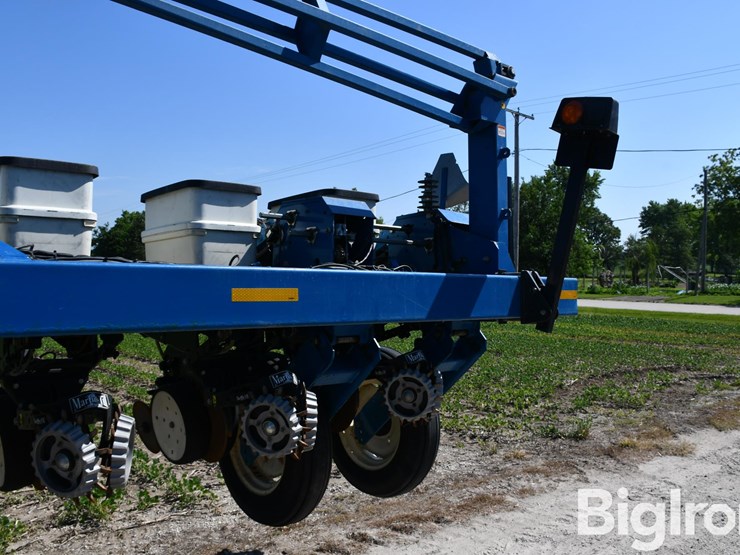 2007-kinze-3600-image-16