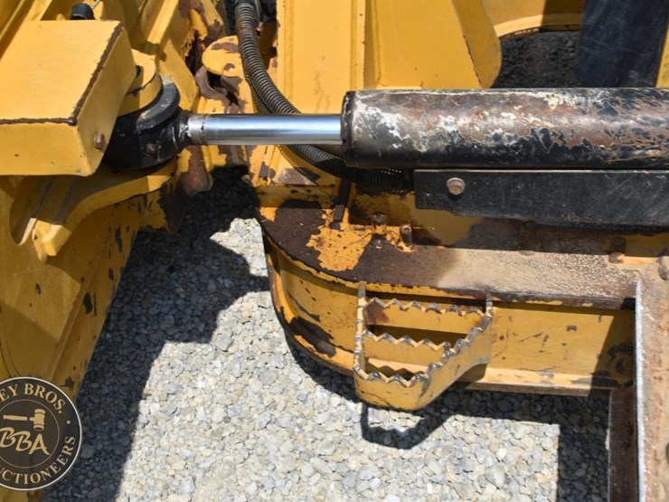 2019-caterpillar-d5k-lgp-image-44