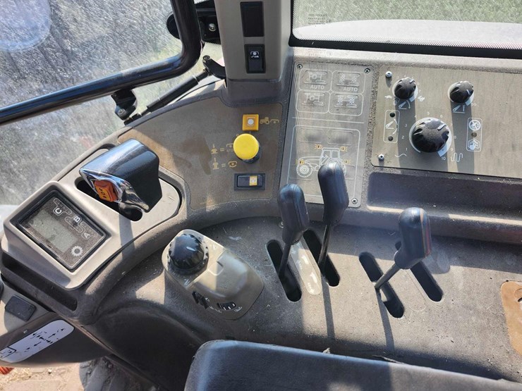 2005-case-ih-mxm130-image-22