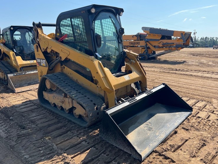 2016-caterpillar-259d-image-5