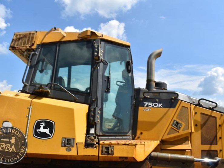 2019-deere-750k-lgp-image-26