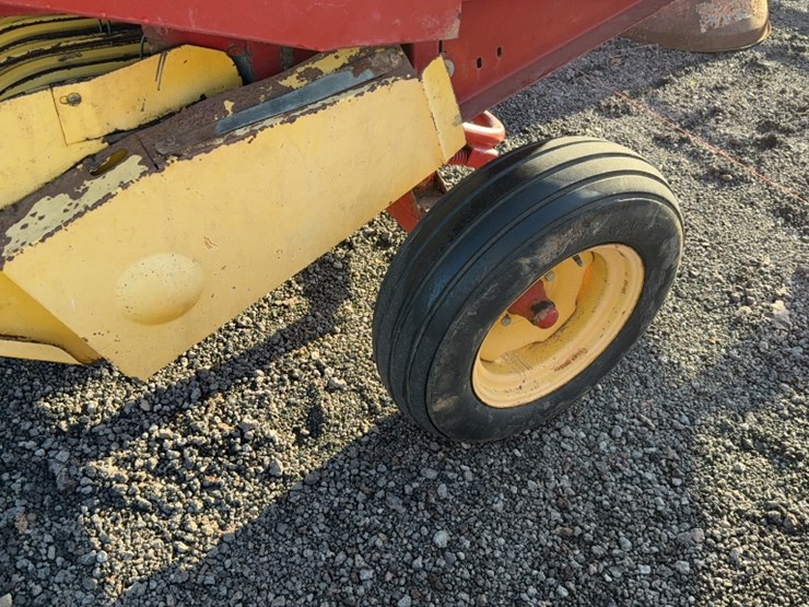 new-holland-638-image-7