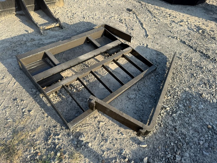 #2070-•-unused-58"-skid-steer-forks-inv#:-25094-image-4