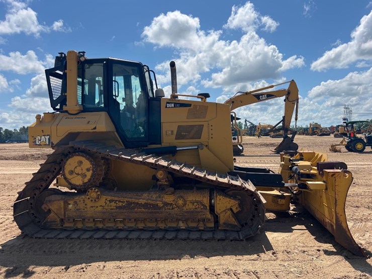 2019-caterpillar-d6n-lgp-image-5