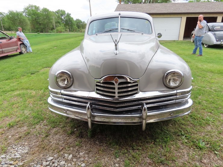 1950-packard-4dr-sedan-image-2