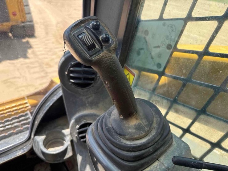 2018-caterpillar-299d2-image-35