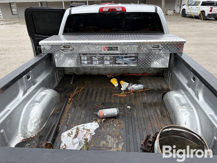 2019-chevrolet-silverado-1500-image-16