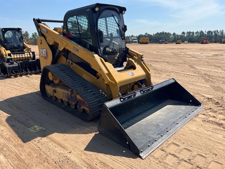 2024-caterpillar-299d3-image-6
