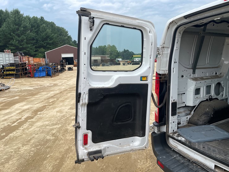 2015-ford-transit-image-42