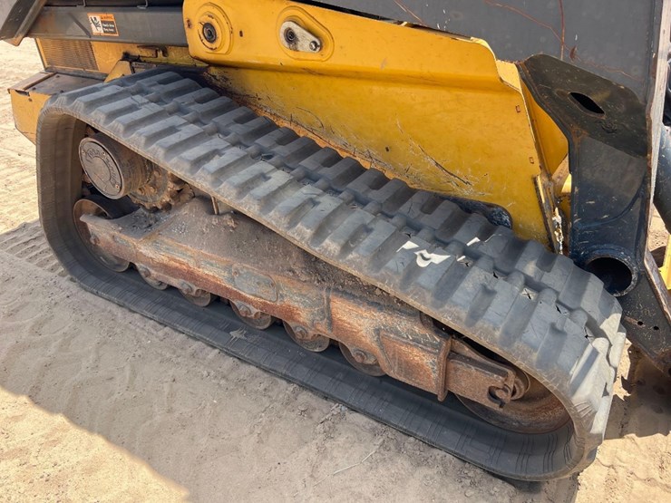 2019-deere-331g-image-13