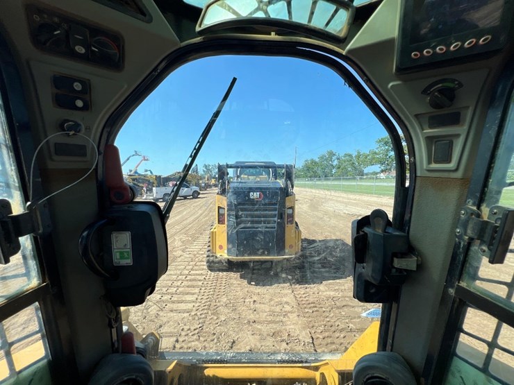 2016-caterpillar-259d-image-31