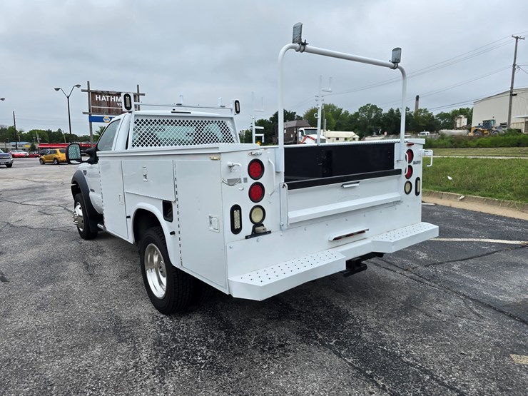 2007-ford-f550-image-18