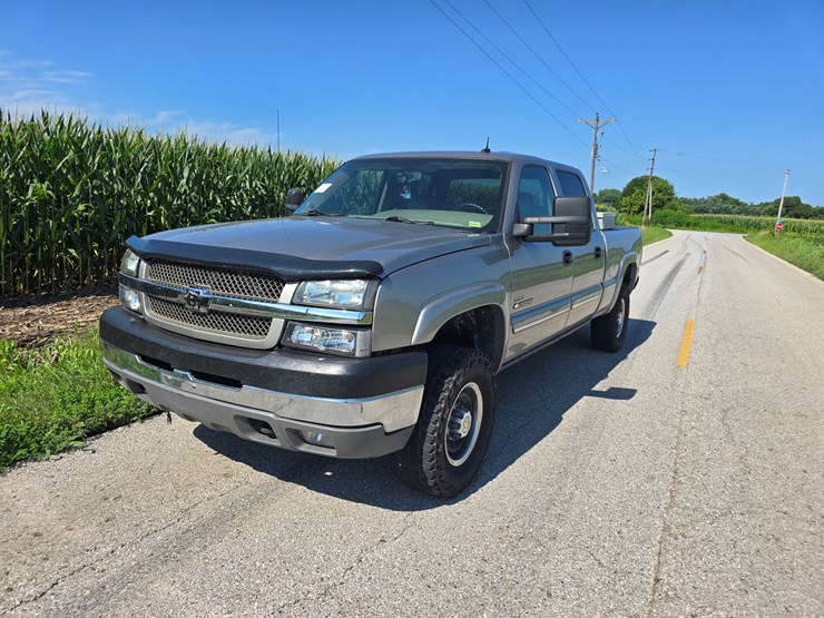 2003-chevrolet-2500-image-2