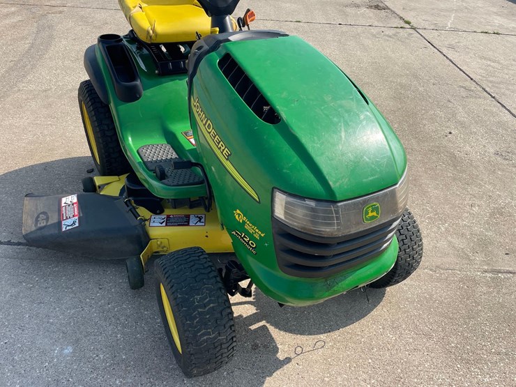 john-deere-l120-image-10