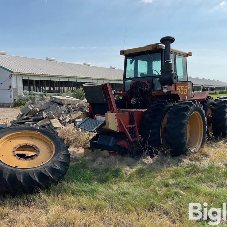 1981 VERSATILE 555