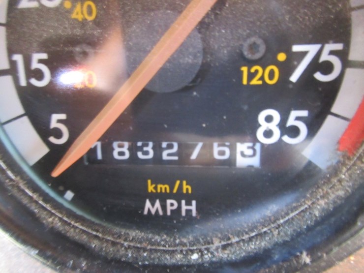 1993-freightliner-fld120-image-25