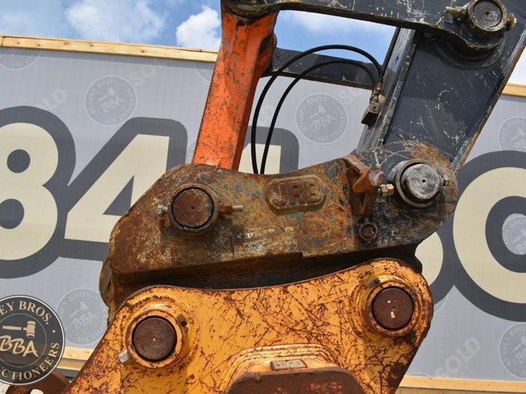 2013-deere-350g-lc-image-19