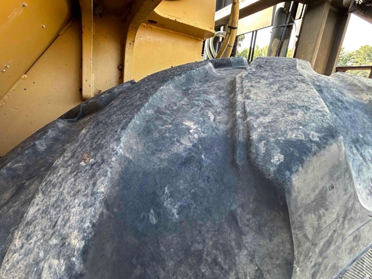 2010-caterpillar-cm1210106-rought-terrain-forklift-image-20
