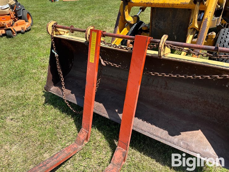 1985-john-deere-401d-image-13