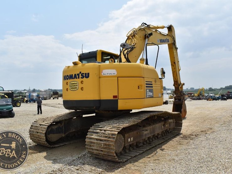 2012-komatsu-pc228us-lc-8-image-26