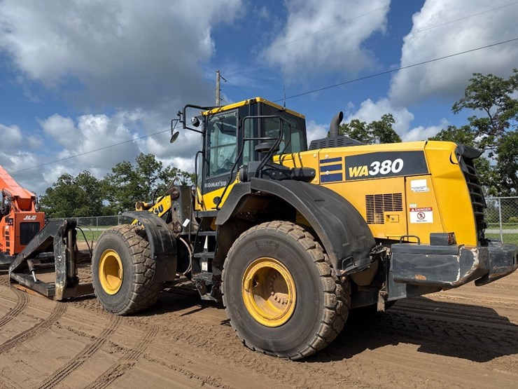 2019-komatsu-wa380-8-image-8