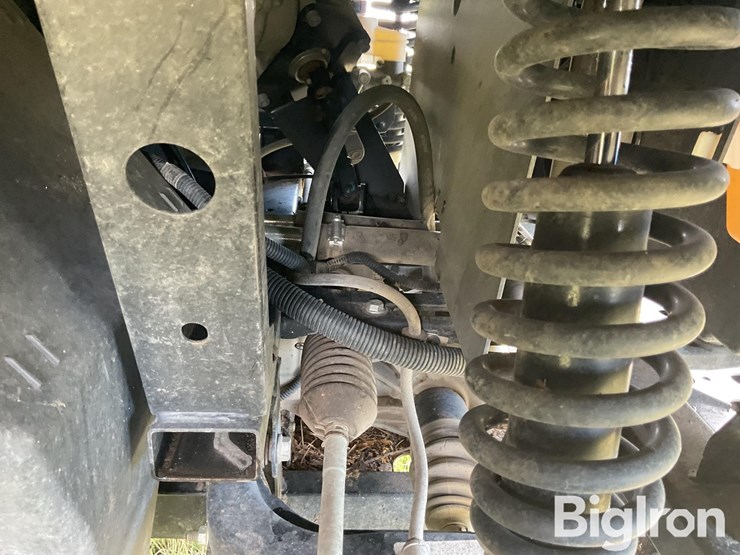 2021-john-deere-gator-image-18