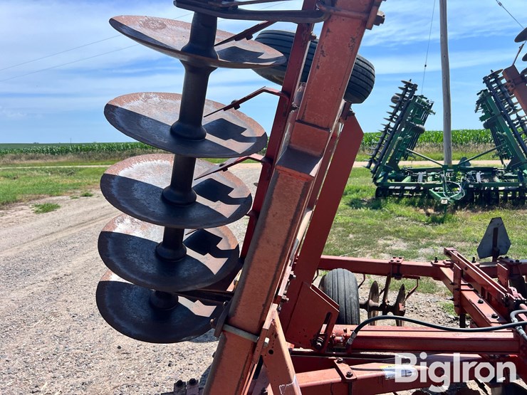 massey-ferguson-820-image-19