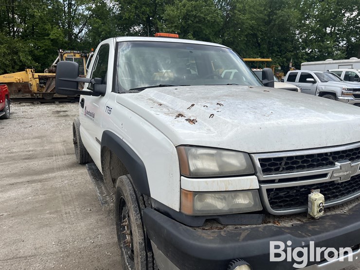 2006-chevrolet-silverado-3500-image-14