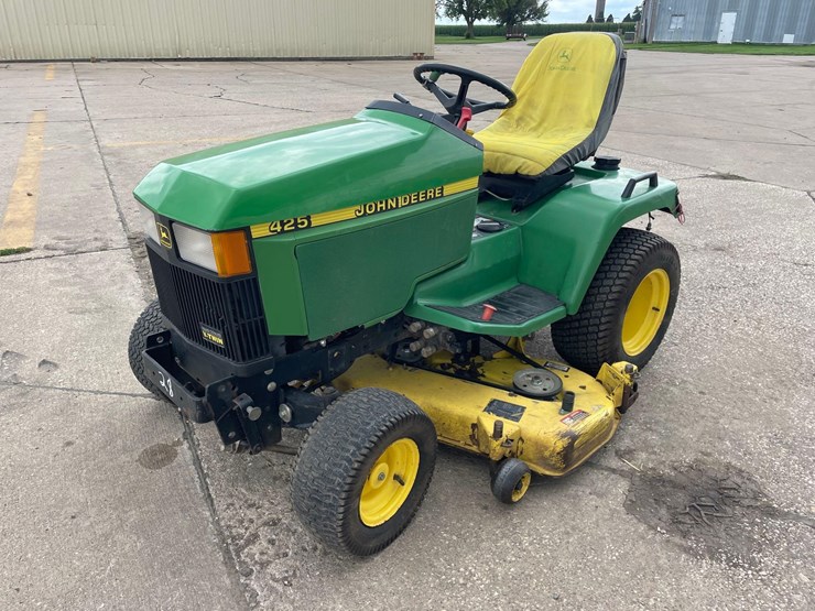 john-deere-425-image-1