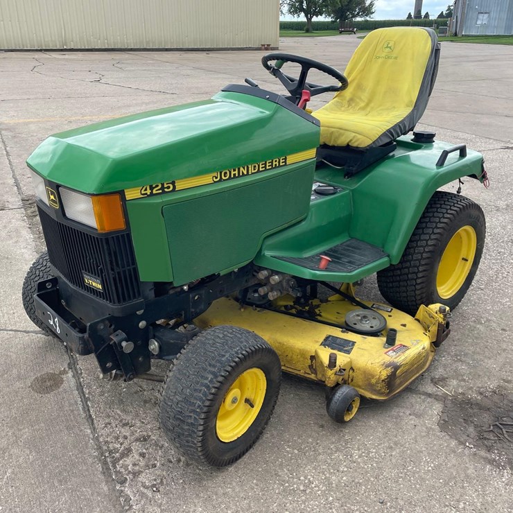 JOHN DEERE 425