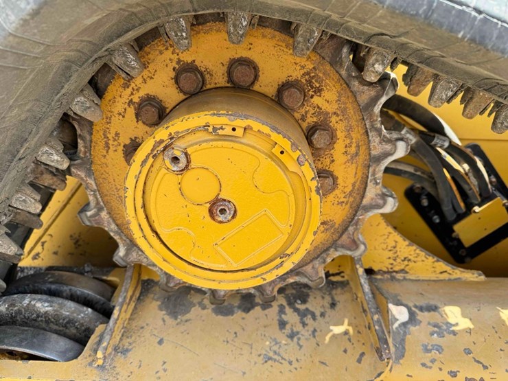 2022-caterpillar-299d3-image-28